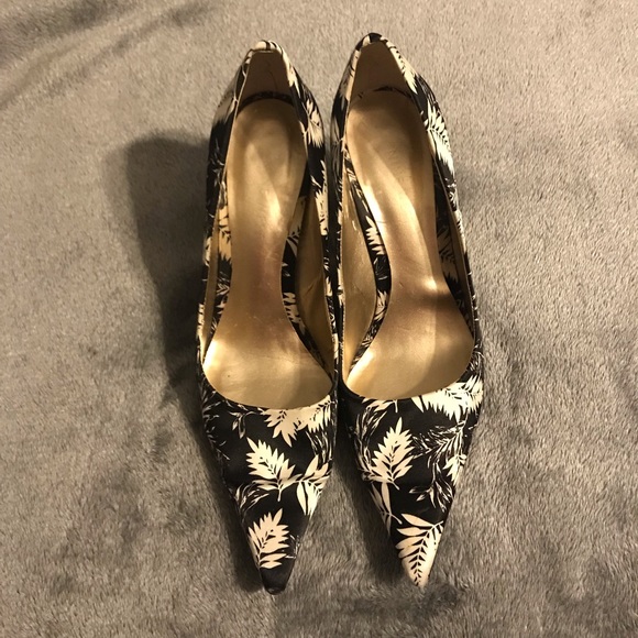 nine west pointed toe heels